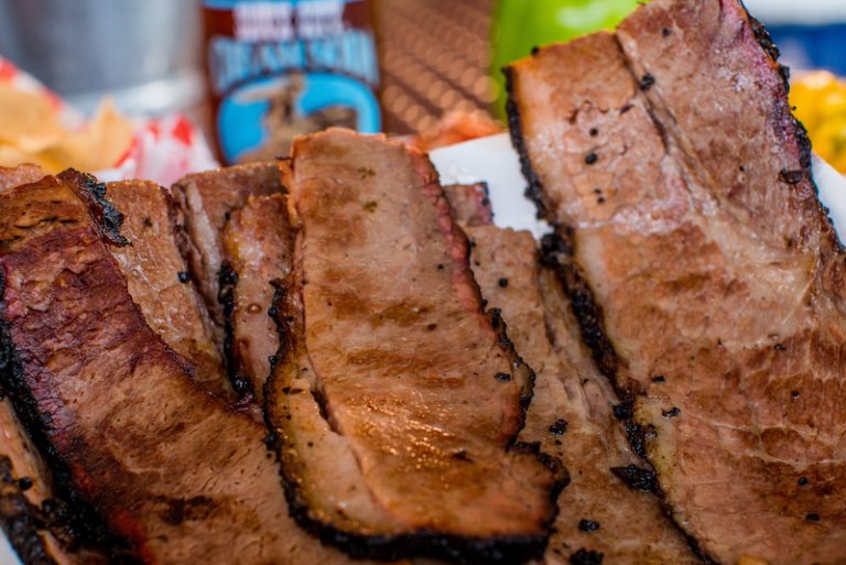 Jalapeño Bucks Buckin' Good BBQ and Burritos